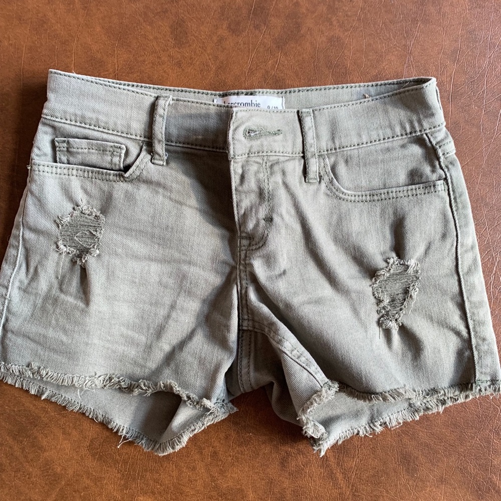 Abercrombie & Fitch frayed denim shorts